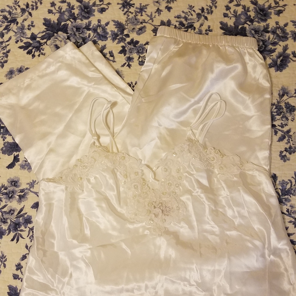 California dynasty sleepwear set